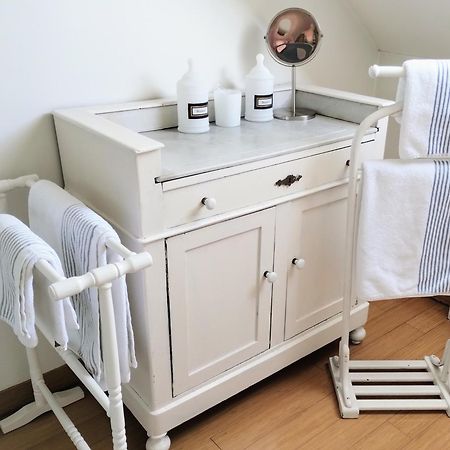 L Heure Bleue Bed and Breakfast Wezembeek-Oppem Exteriör bild